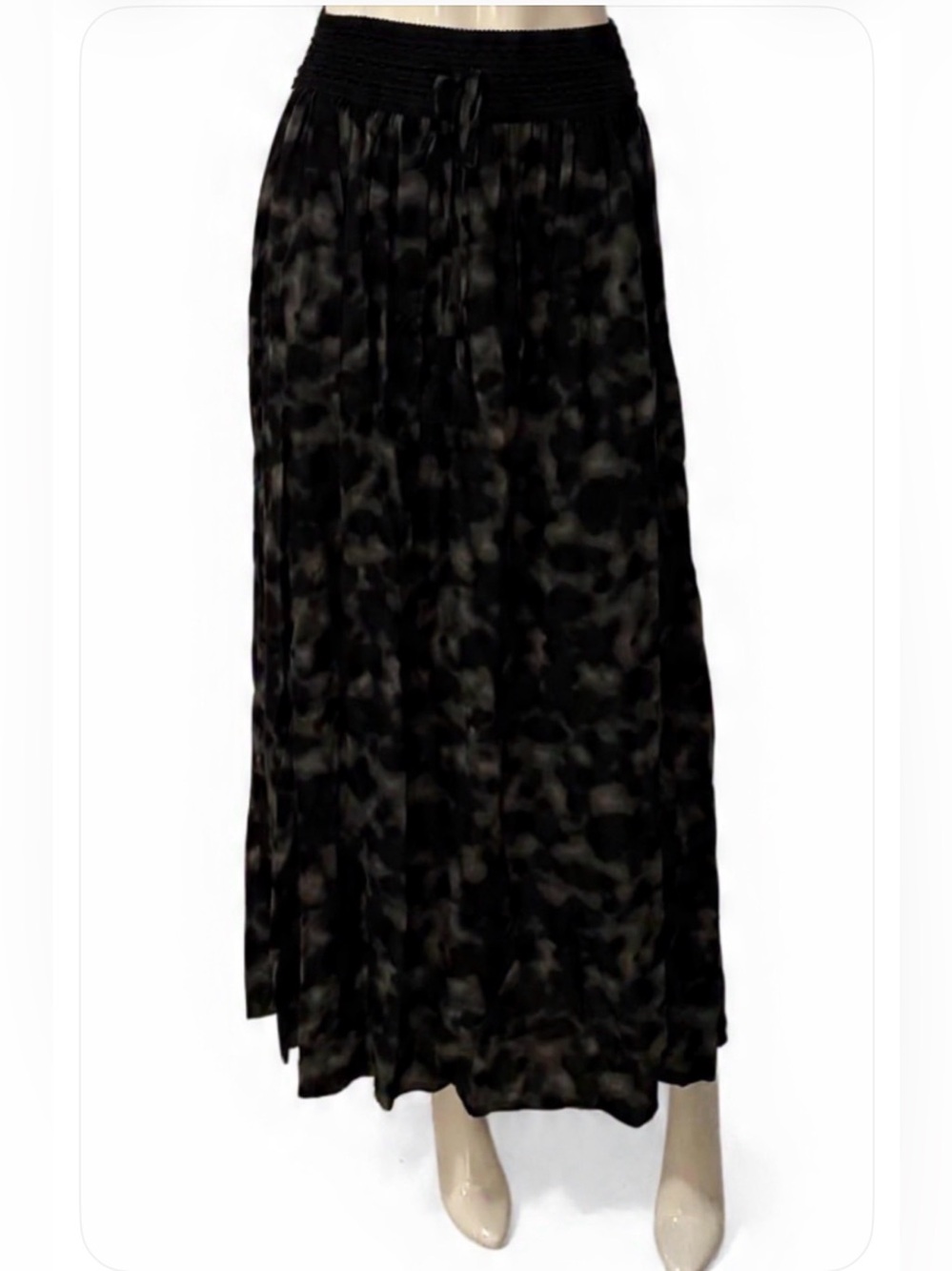Long flowy Maxi skirt